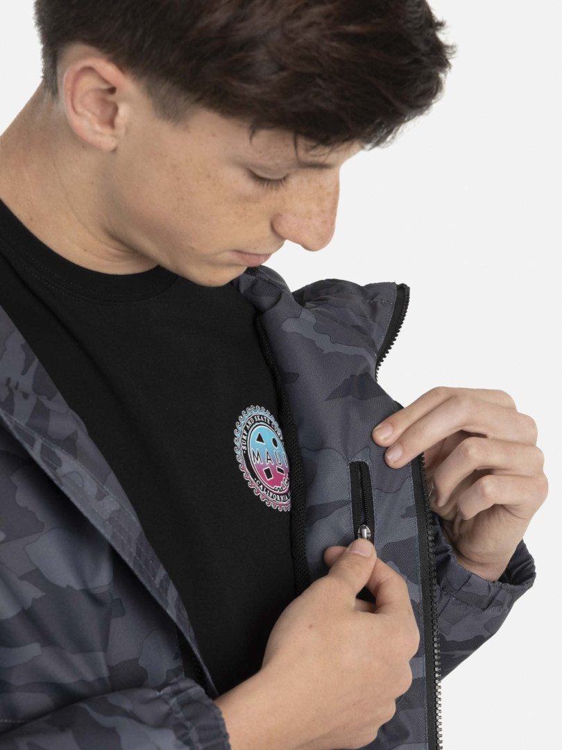 Málaga, Nuevo Cortavientos Con Los Colores Blanco, Verde Y Morado